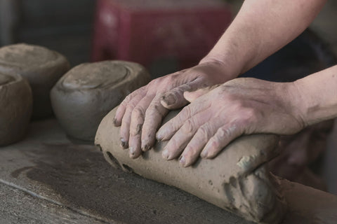 pottery techniques: wedging clay